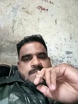 Snapshot of the_7inch_guy chatting on 14, 12, 2025 the 7inch guy online show from 14, 12, 2025