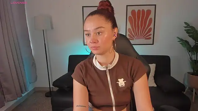 Amelia Saenz  online show from 23, 7, 2026