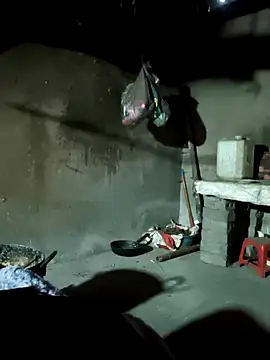 Snapshot of maykimloc chatting on 15, 12, 2025 maykimloc online show from 15, 12, 2025