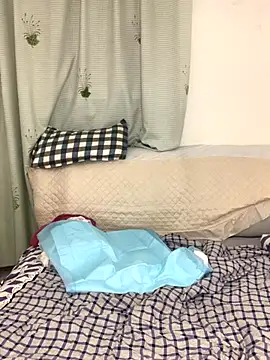 Snapshot of Bess-baby chatting on 16, 12, 2025 Bess-baby online show from 16, 12, 2025