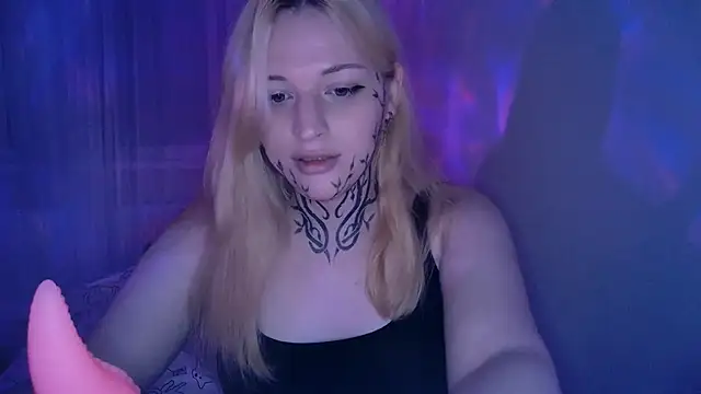 AlexaLaRose2 online show from 14, 12, 2025