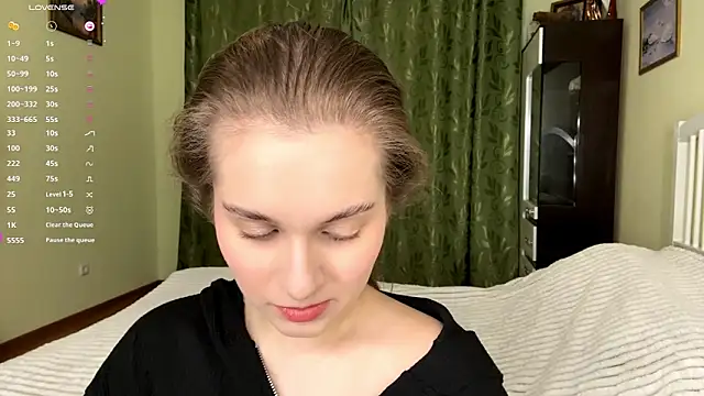 Snapshot of MiaBlanko chatting on 18, 12, 2025 MiaBlanko online show from 18, 12, 2025