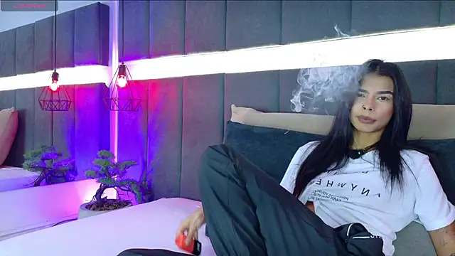 Snapshot of luna_blannco chatting on 19, 12, 2025 luna blannco online show from 19, 12, 2025