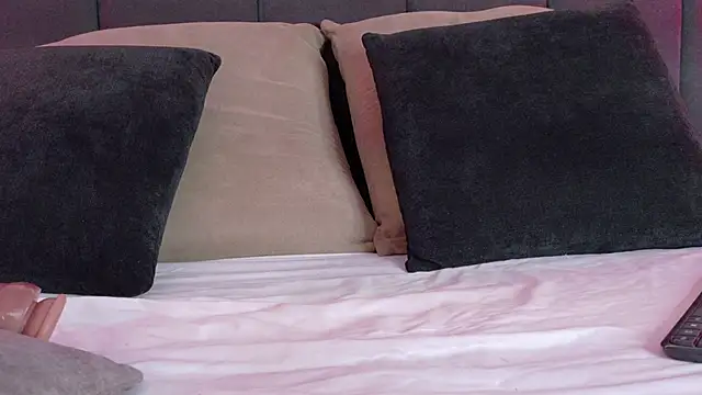 Snapshot of luna_blannco chatting on 5, 1, 2026 luna blannco online show from 5, 1, 2026