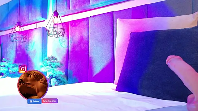 Snapshot of luna_blannco chatting on 15, 4, 2026 luna blannco online show from 15, 4, 2026