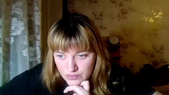 Snapshot of swett_girll chatting on 13, 12, 2025 swett girll online show from 13, 12, 2025