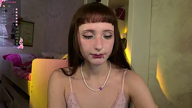 MiraJades online show from 12, 4, 2026