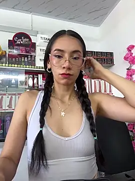 lunaluxury22 online show from 4, 2, 2026