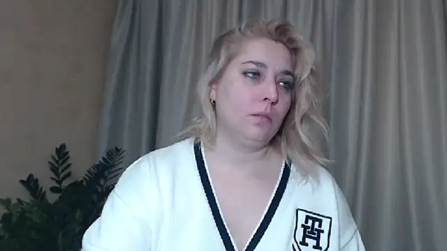 Snapshot of sweetpussy13 chatting on 10, 1, 2025 sweetpussy13 online show from 10, 1, 2025