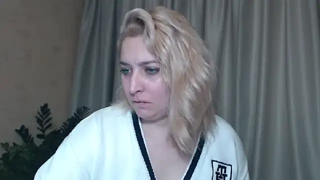 Snapshot of sweetpussy13 chatting on 10, 1, 2025 sweetpussy13 online show from 10, 1, 2025