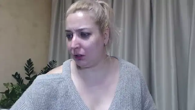 Snapshot of sweetpussy13 chatting on 17, 1, 2025 sweetpussy13 online show from 17, 1, 2025