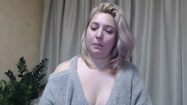 Snapshot of sweetpussy13 chatting on 24, 1, 2025 sweetpussy13 online show from 24, 1, 2025