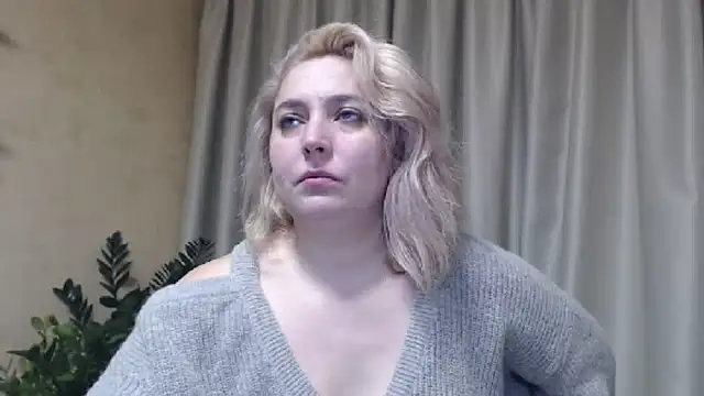 Snapshot of sweetpussy13 chatting on 4, 2, 2025 sweetpussy13 online show from 4, 2, 2025