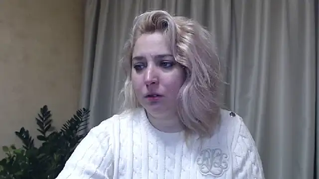 Snapshot of sweetpussy13 chatting on 7, 2, 2025 sweetpussy13 online show from 7, 2, 2025