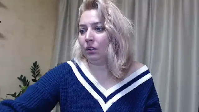 Snapshot of sweetpussy13 chatting on 11, 2, 2025 sweetpussy13 online show from 11, 2, 2025