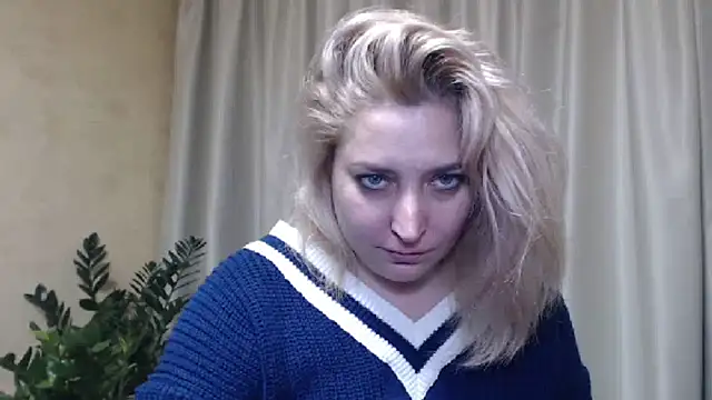 Snapshot of sweetpussy13 chatting on 16, 2, 2025 sweetpussy13 online show from 16, 2, 2025