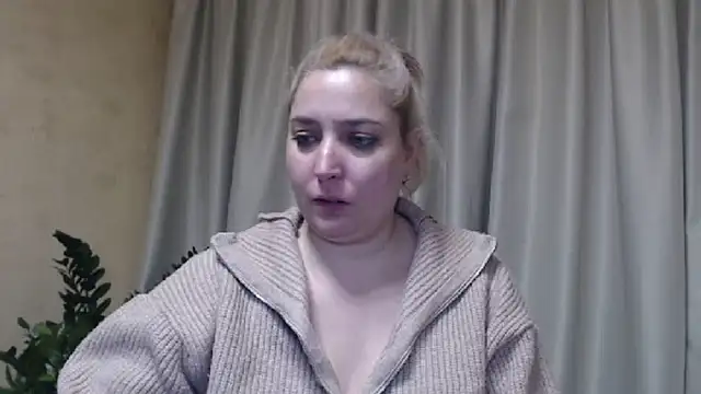 Snapshot of sweetpussy13 chatting on 19, 2, 2025 sweetpussy13 online show from 19, 2, 2025