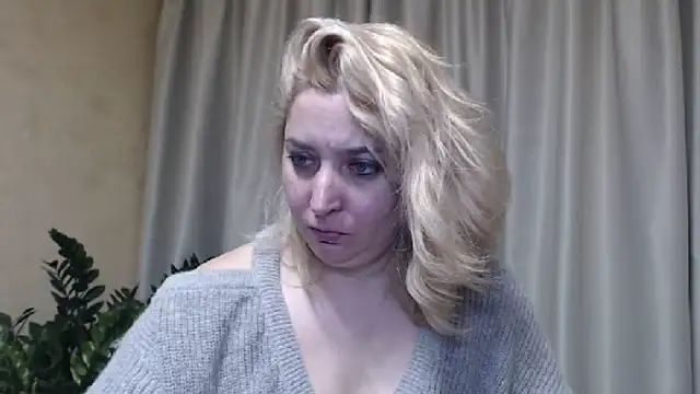 Snapshot of sweetpussy13 chatting on 18, 3, 2025 sweetpussy13 online show from 18, 3, 2025