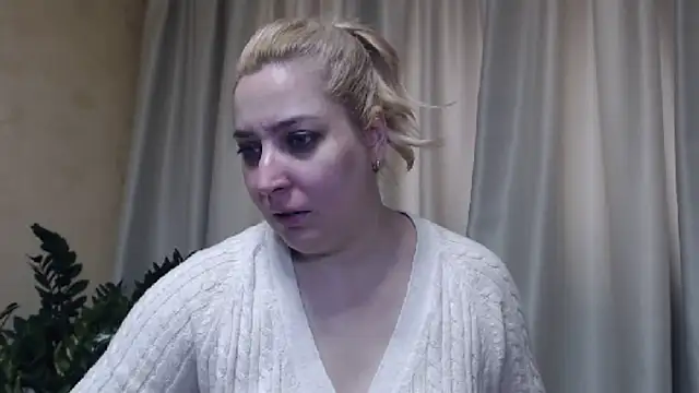 Snapshot of sweetpussy13 chatting on 19, 3, 2025 sweetpussy13 online show from 19, 3, 2025