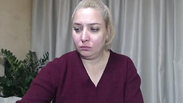 Snapshot of sweetpussy13 chatting on 30, 9, 2025 sweetpussy13 online show from 30, 9, 2025