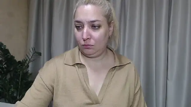 Snapshot of sweetpussy13 chatting on 11, 10, 2025 sweetpussy13 online show from 11, 10, 2025