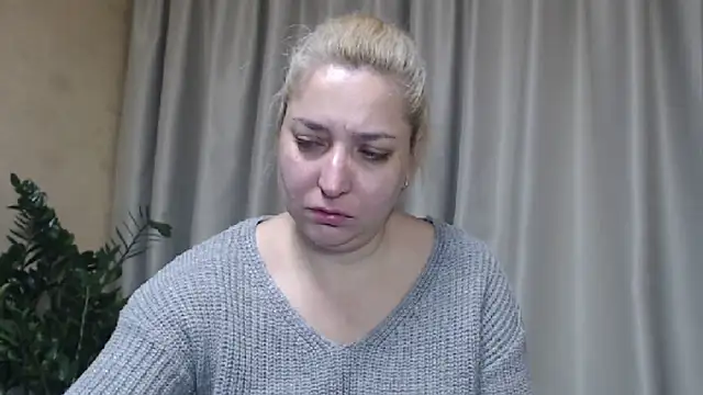 Snapshot of sweetpussy13 chatting on 19, 10, 2025 sweetpussy13 online show from 19, 10, 2025