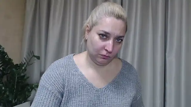 Snapshot of sweetpussy13 chatting on 22, 10, 2025 sweetpussy13 online show from 22, 10, 2025