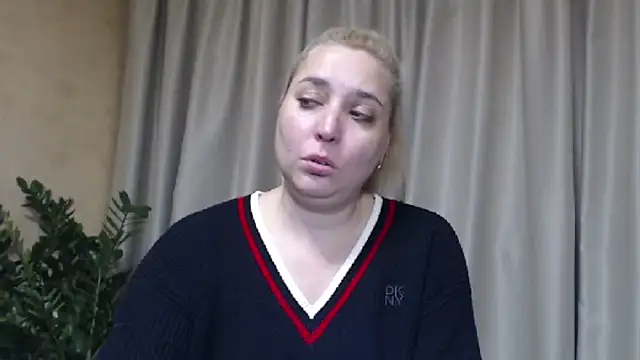 Snapshot of sweetpussy13 chatting on 19, 11, 2025 sweetpussy13 online show from 19, 11, 2025