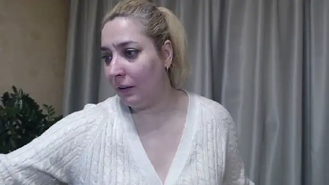 Snapshot of sweetpussy13 chatting on 17, 2, 2026 sweetpussy13 online show from 17, 2, 2026