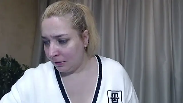 Snapshot of sweetpussy13 chatting on 20, 2, 2026 sweetpussy13 online show from 20, 2, 2026