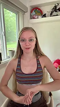 Snapshot of emmasky69 chatting on 21, 5, 2026 emmasky69 online show from 21, 5, 2026