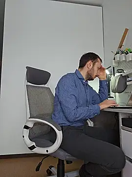 Lovebackground online show from 15, 1, 2026