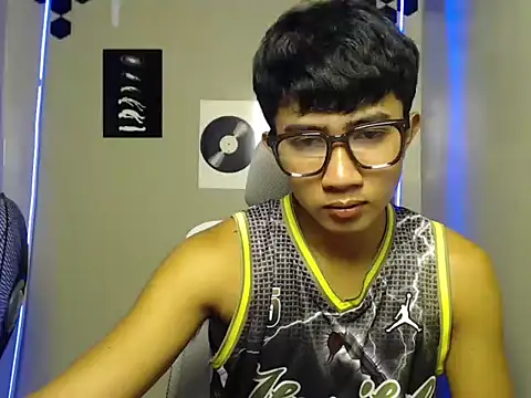 Snapshot of Ur_hottestjonny chatting on 7, 7, 2026 Ur hottestjonny online show from 7, 7, 2026