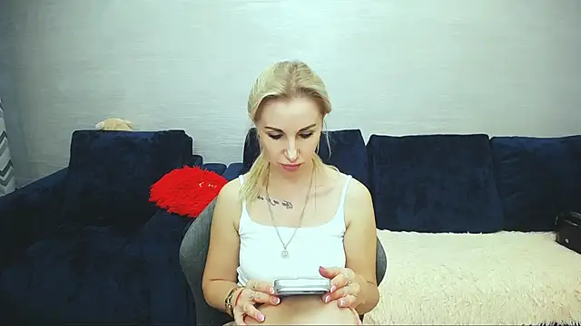 Snapshot of Hanna--Sweet chatting on 12, 7, 2026 Hanna--Sweet online show from 12, 7, 2026