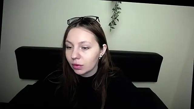 LiliaErmi online show from 7, 4, 2026