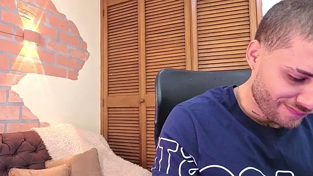 Snapshot of King_meruem chatting on 17, 12, 2025 King meruem online show from 17, 12, 2025