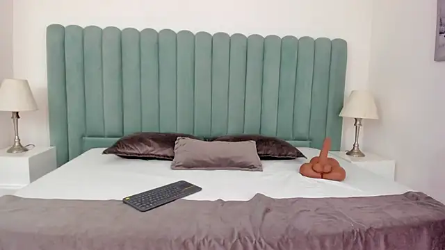 Scarlett  Noir online show from 13, 4, 2026