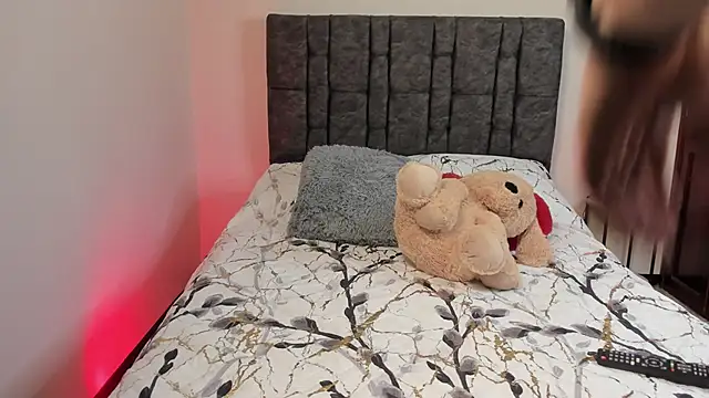 Snapshot of Annalia69 chatting on 6, 1, 2026 Annalia69 online show from 6, 1, 2026