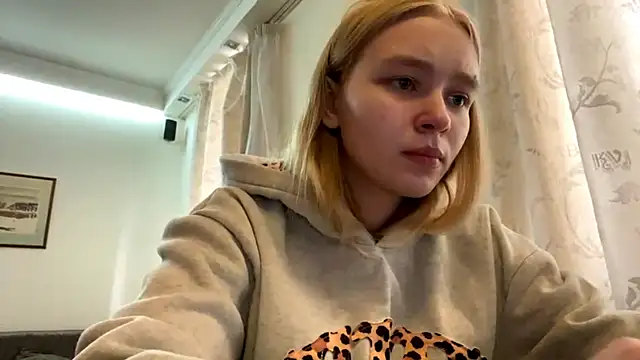 Snapshot of Leifuture chatting on 19, 4, 2026 Leifuture online show from 19, 4, 2026