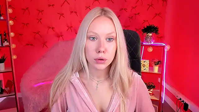 Snapshot of AprilChambers chatting on 16, 12, 2025 AprilChambers online show from 16, 12, 2025