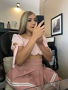 TaylorSweetI online show from 17, 6, 2026