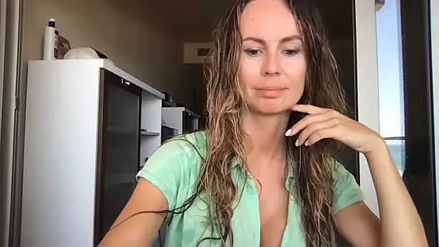 Snapshot of LeMilf chatting on 15, 6, 2026 LeMilf online show from 15, 6, 2026