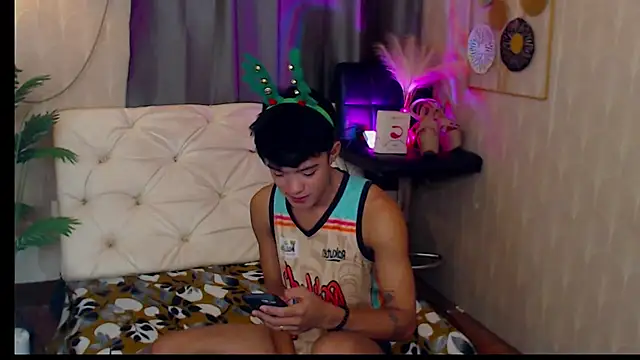 Snapshot of robin_hotcummerx chatting on 15, 12, 2025 robin hotcummerx online show from 15, 12, 2025