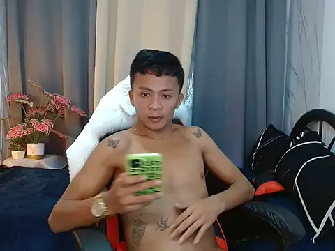 Snapshot of ur_twinkKirk6969 chatting on 27, 3, 2026 ur twinkKirk6969 online show from 27, 3, 2026