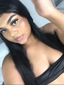 Snapshot of SalomeReed chatting on 15, 12, 2025 SalomeReed online show from 15, 12, 2025