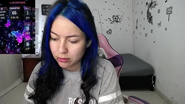 Snapshot of milusolers chatting on 17, 12, 2025 milusolers online show from 17, 12, 2025