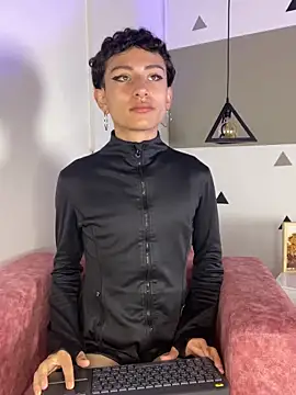 Snapshot of JiangShy666 chatting on 14, 12, 2025 JiangShy666 online show from 14, 12, 2025