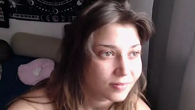 Snapshot of AlienforTwenty chatting on 7, 7, 2026 AlienforTwenty online show from 7, 7, 2026