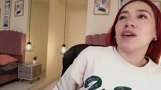 Celestee15  online show from 14, 4, 2026