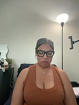 BettyWhispers online show from 4, 5, 2026
